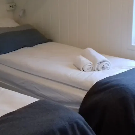 Gjestgiverier Holmvik Brygge 3*