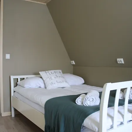 Gjestgiverier Holmvik Brygge 3*