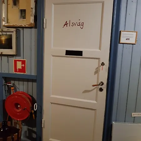 Gjestgiverier Holmvik Brygge 3*