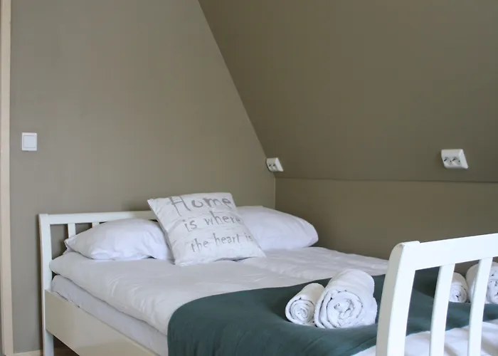 בית הארחה Holmvik Brygge 3*