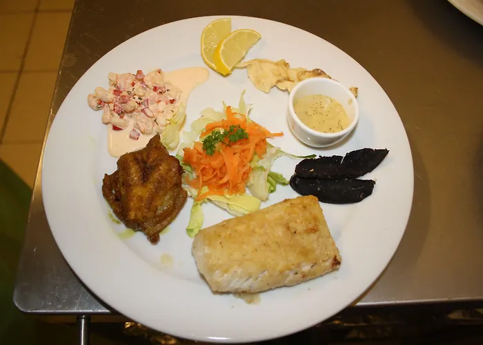 בית הארחה Holmvik Brygge 3*