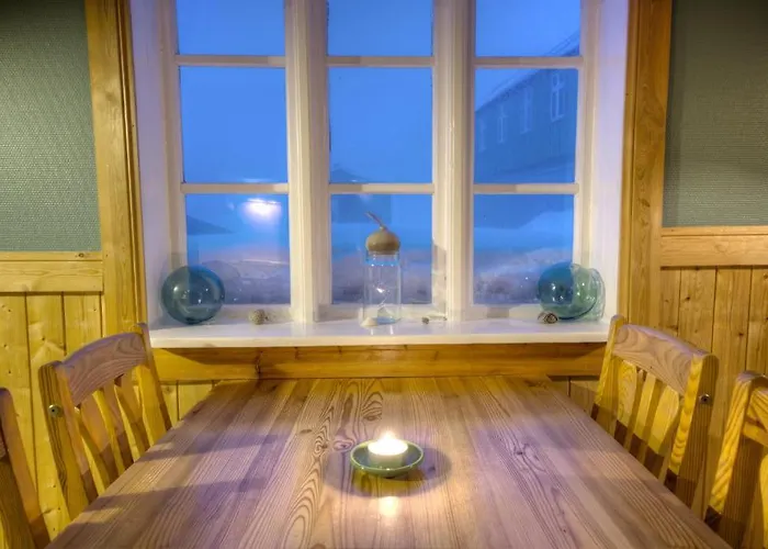 Holmvik Brygge בית הארחה 3*