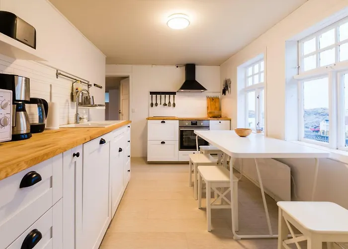 בית הארחה Holmvik Brygge 3*