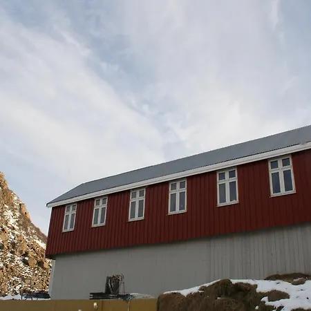 Pensionat Holmvik Brygge 3*